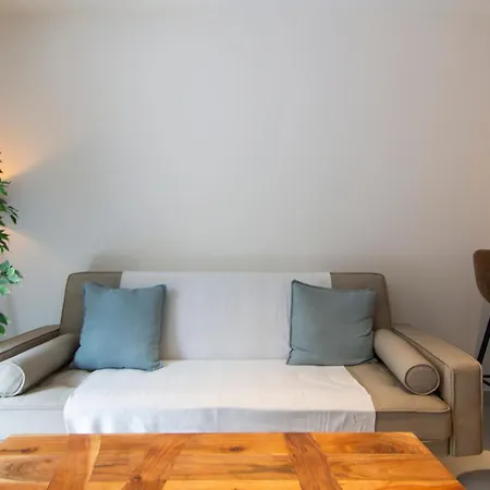 Vlc Host - Luz Casanova Apartment