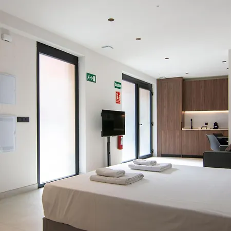 Vlc Host - Luz Casanova * Valencia