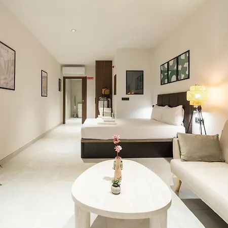 Vlc Host - Luz Casanova * Valencia